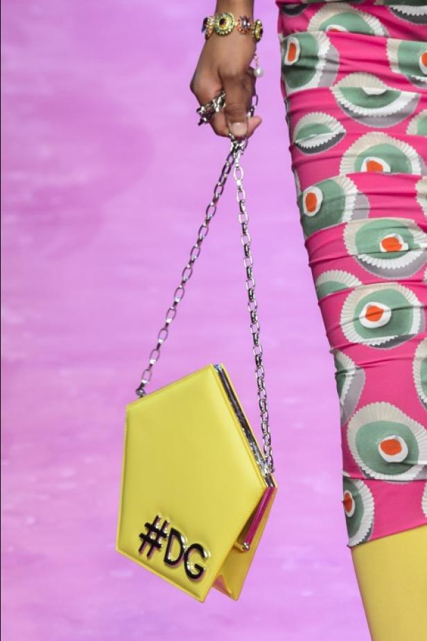 Dolce & Gabbana تجسّد الحبّ والجمّال في مجموعتها لربيع وصيف 2018 