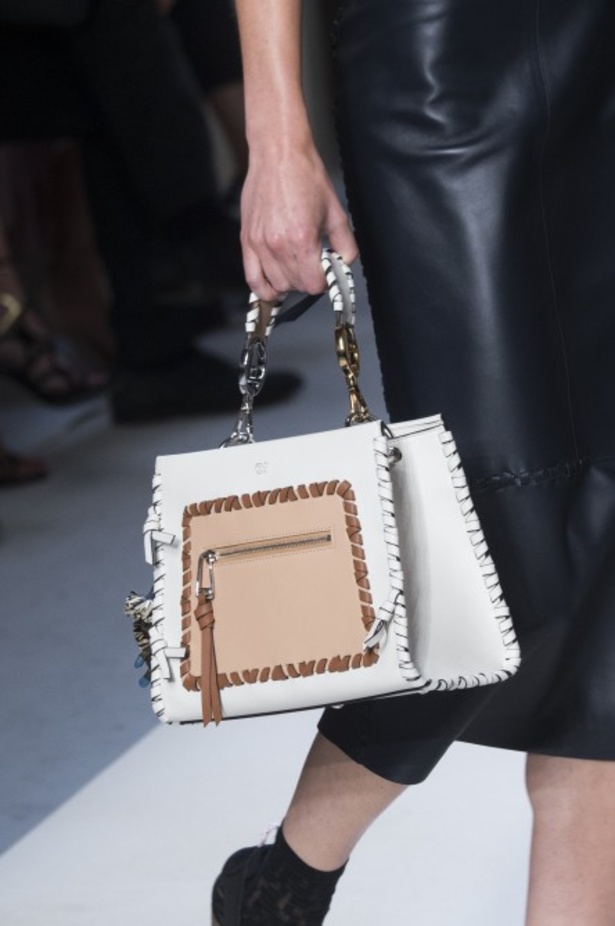 مجموعة Fendi لربيع وصيف 2018 للأزياء الجاهزة !