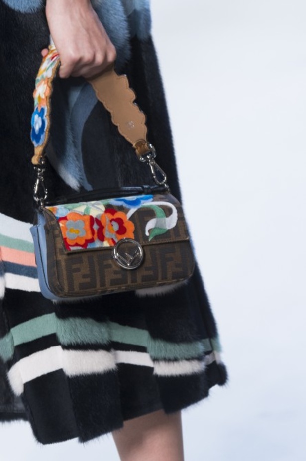 مجموعة Fendi لربيع وصيف 2018 للأزياء الجاهزة !