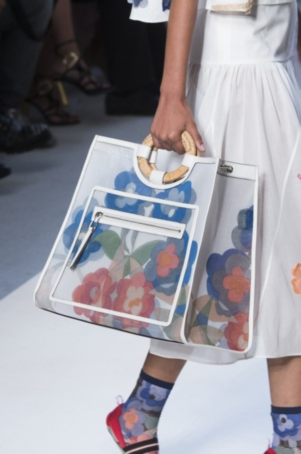 مجموعة Fendi لربيع وصيف 2018 للأزياء الجاهزة !