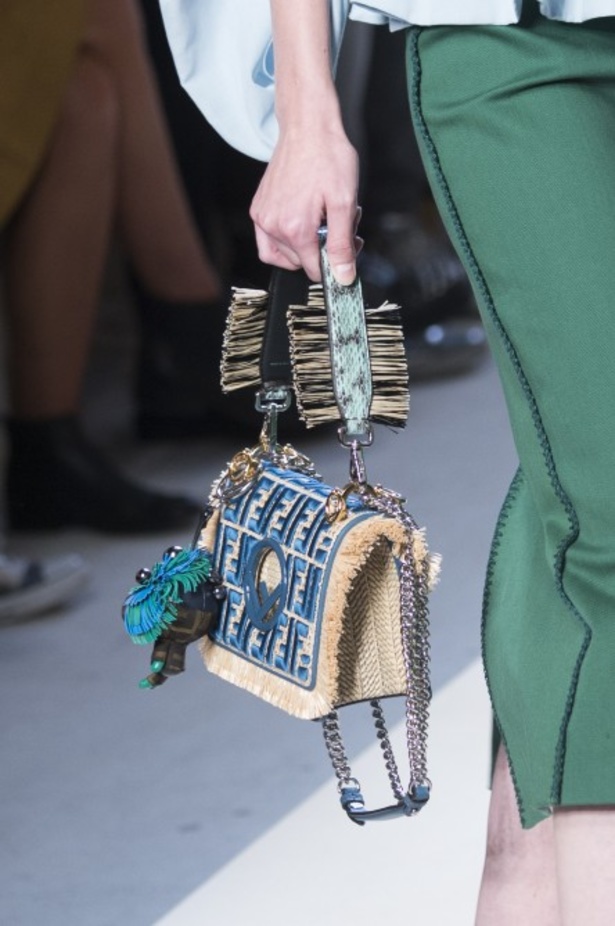 مجموعة Fendi لربيع وصيف 2018 للأزياء الجاهزة !