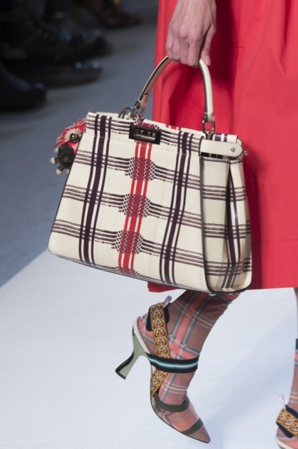 مجموعة Fendi لربيع وصيف 2018 للأزياء الجاهزة !