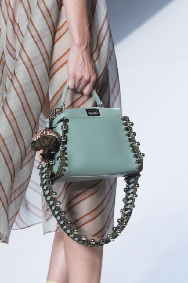 مجموعة Fendi لربيع وصيف 2018 للأزياء الجاهزة !