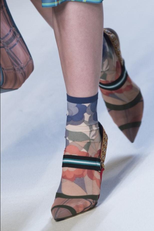 مجموعة Fendi لربيع وصيف 2018 للأزياء الجاهزة !