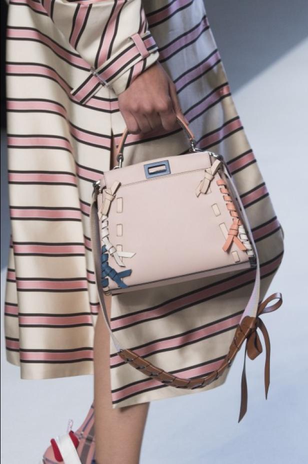 مجموعة Fendi لربيع وصيف 2018 للأزياء الجاهزة !