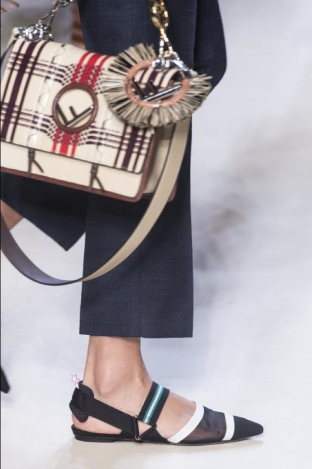 مجموعة Fendi لربيع وصيف 2018 للأزياء الجاهزة !