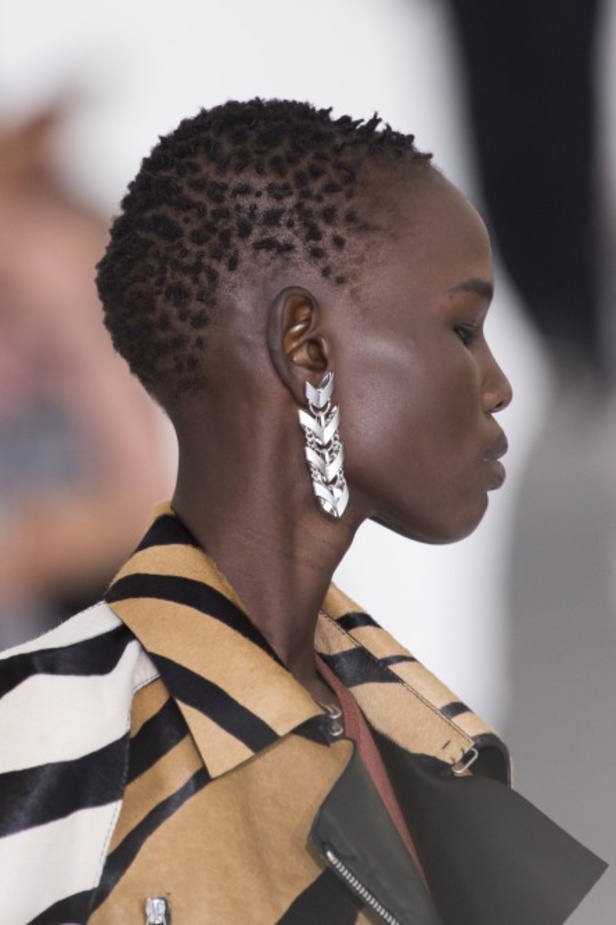 مجموعة روبيرتو كافالي لموسم ربيع وصيف 2018