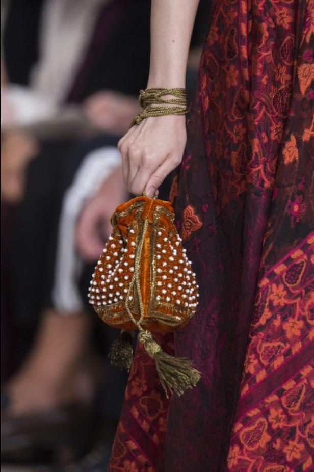 عرض أزياء “ايترو” Etro لربيع وصيف 2018 !