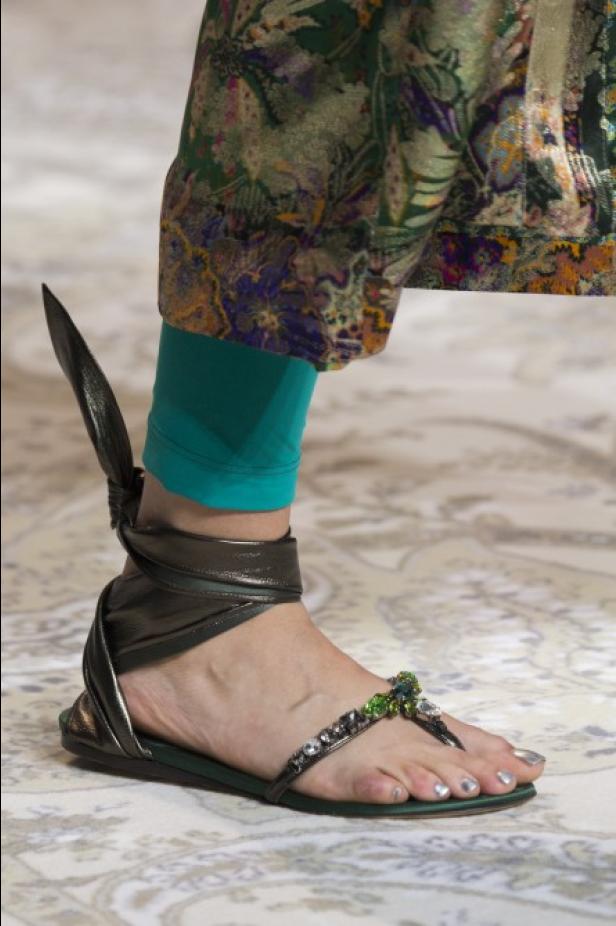 عرض أزياء “ايترو” Etro لربيع وصيف 2018 !