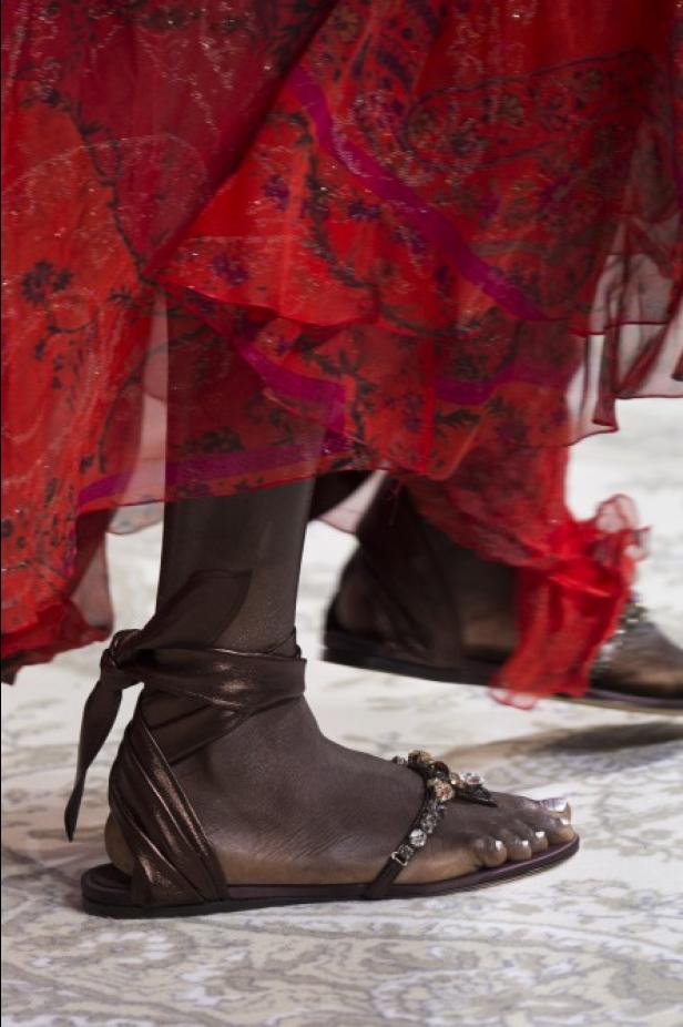 عرض أزياء “ايترو” Etro لربيع وصيف 2018 !