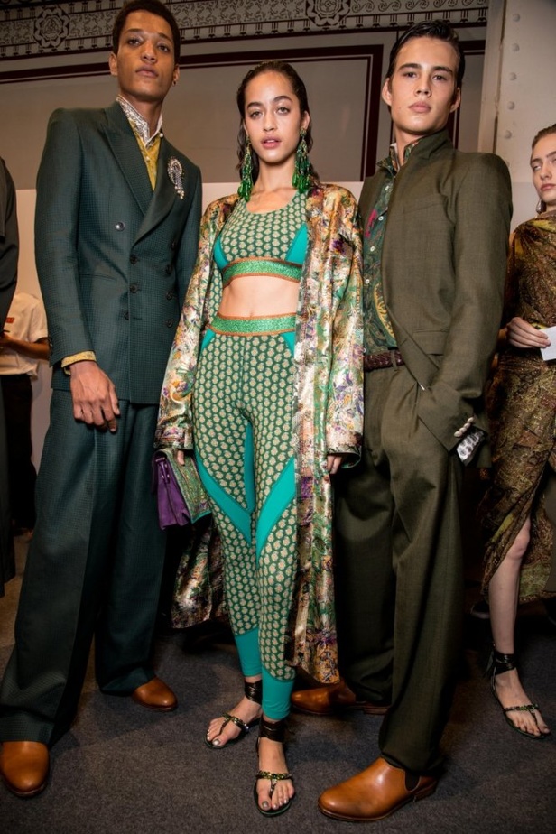 عرض أزياء “ايترو” Etro لربيع وصيف 2018 !