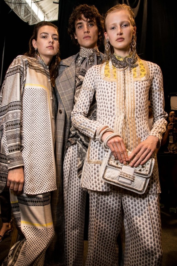 عرض أزياء “ايترو” Etro لربيع وصيف 2018 !