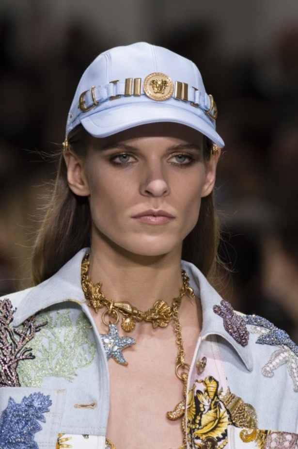 مجموعة Versace لربيع وصيف 2018