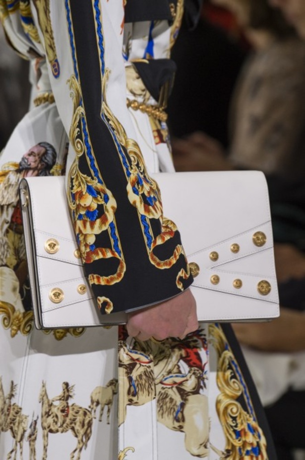 مجموعة Versace لربيع وصيف 2018