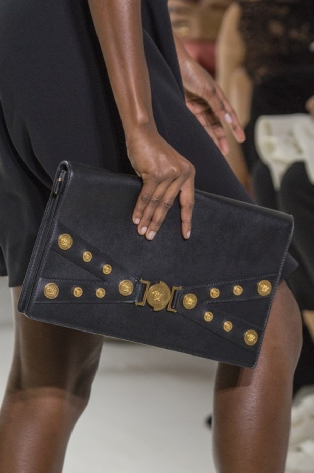 مجموعة Versace لربيع وصيف 2018