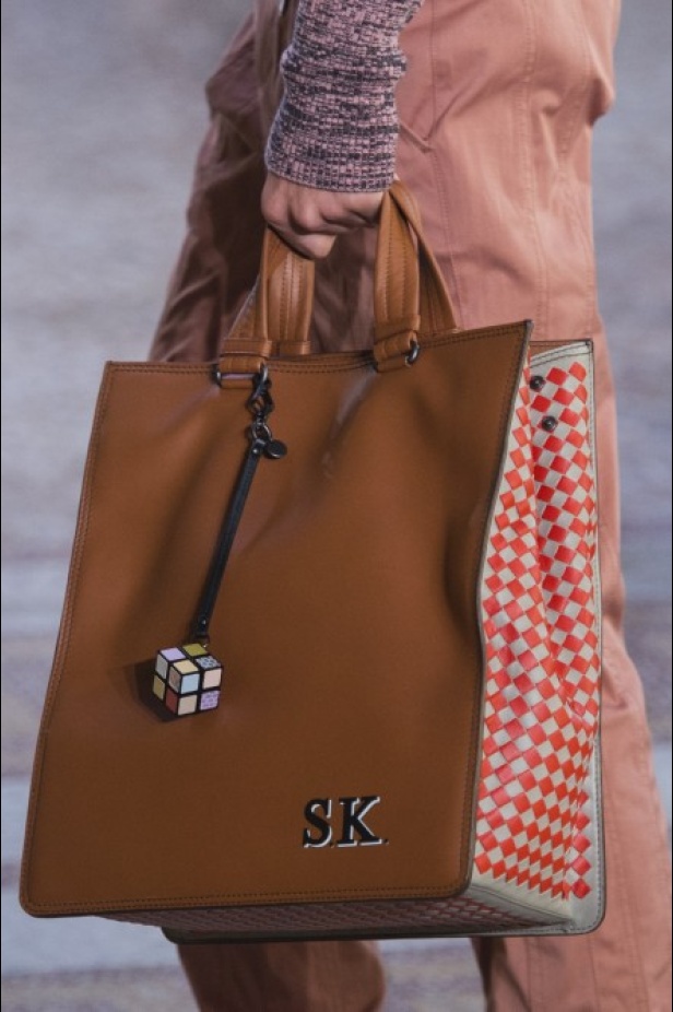 مجموعة “بوتيغا فينيتا” للأزياء لربيع وصيف 2018 !