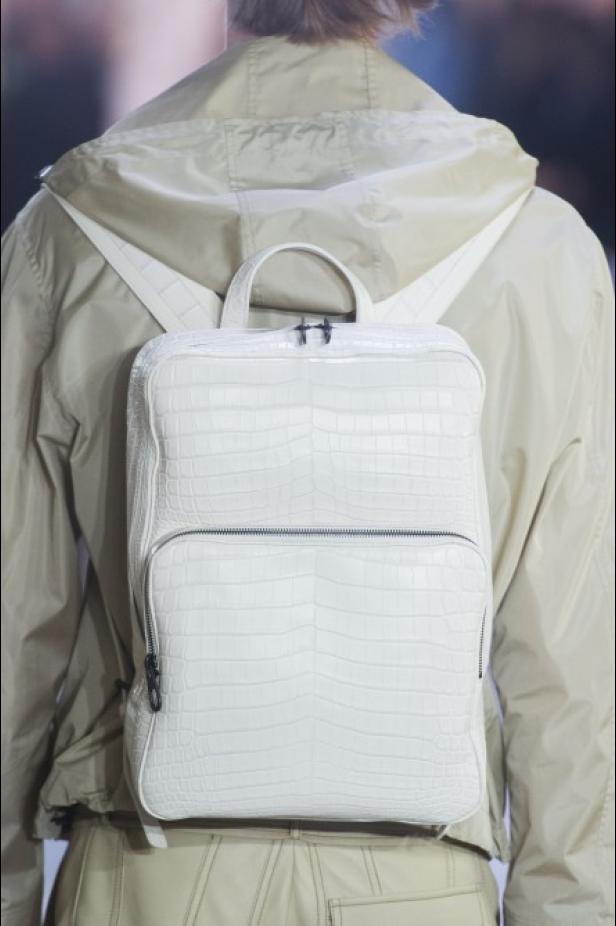 مجموعة “بوتيغا فينيتا” للأزياء لربيع وصيف 2018 !