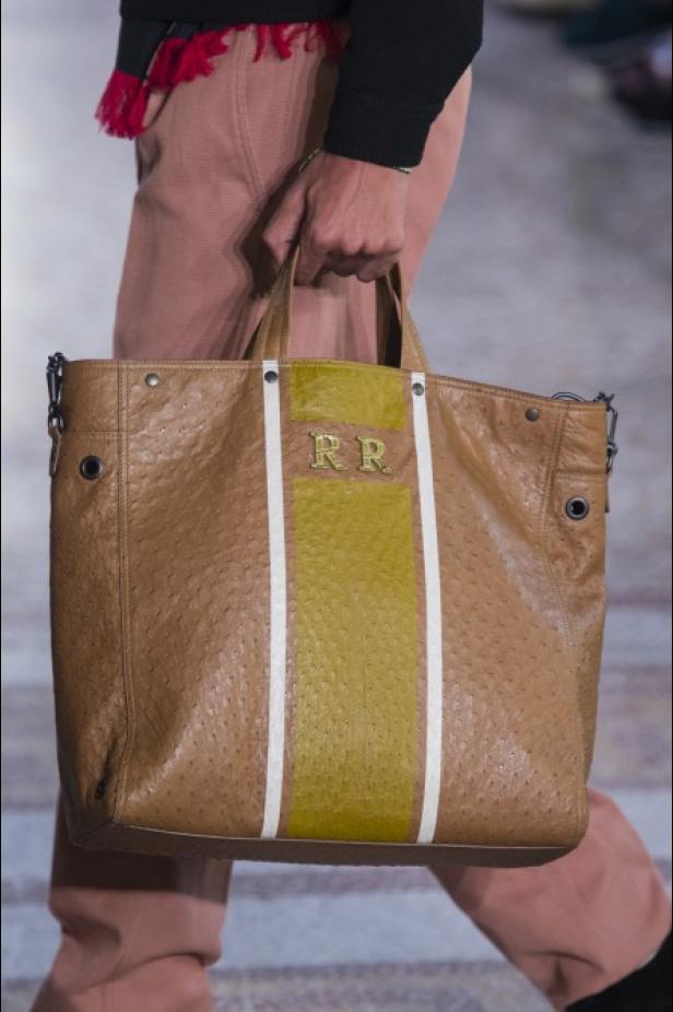 مجموعة “بوتيغا فينيتا” للأزياء لربيع وصيف 2018 !