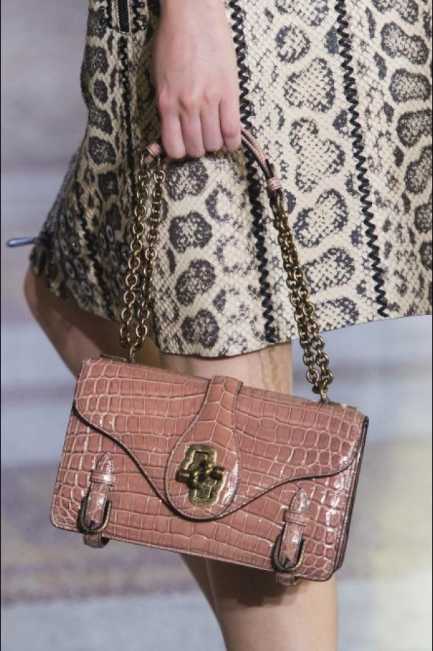 مجموعة “بوتيغا فينيتا” للأزياء لربيع وصيف 2018 !