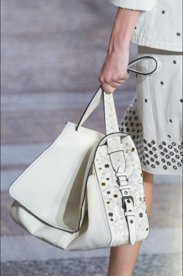 مجموعة “بوتيغا فينيتا” للأزياء لربيع وصيف 2018 !