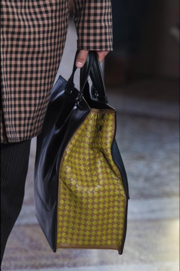 مجموعة “بوتيغا فينيتا” للأزياء لربيع وصيف 2018 !