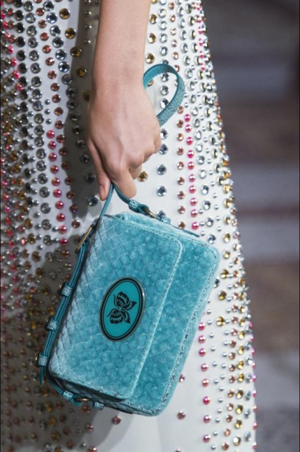 مجموعة “بوتيغا فينيتا” للأزياء لربيع وصيف 2018 !