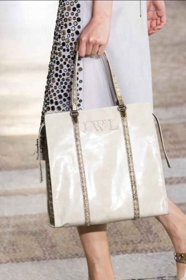 مجموعة “بوتيغا فينيتا” للأزياء لربيع وصيف 2018 !