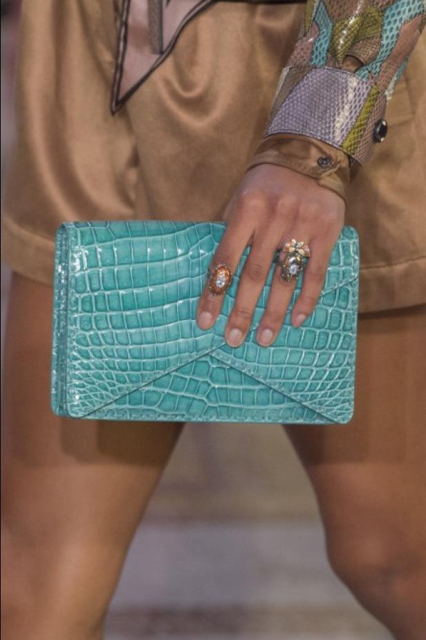 مجموعة “بوتيغا فينيتا” للأزياء لربيع وصيف 2018 !