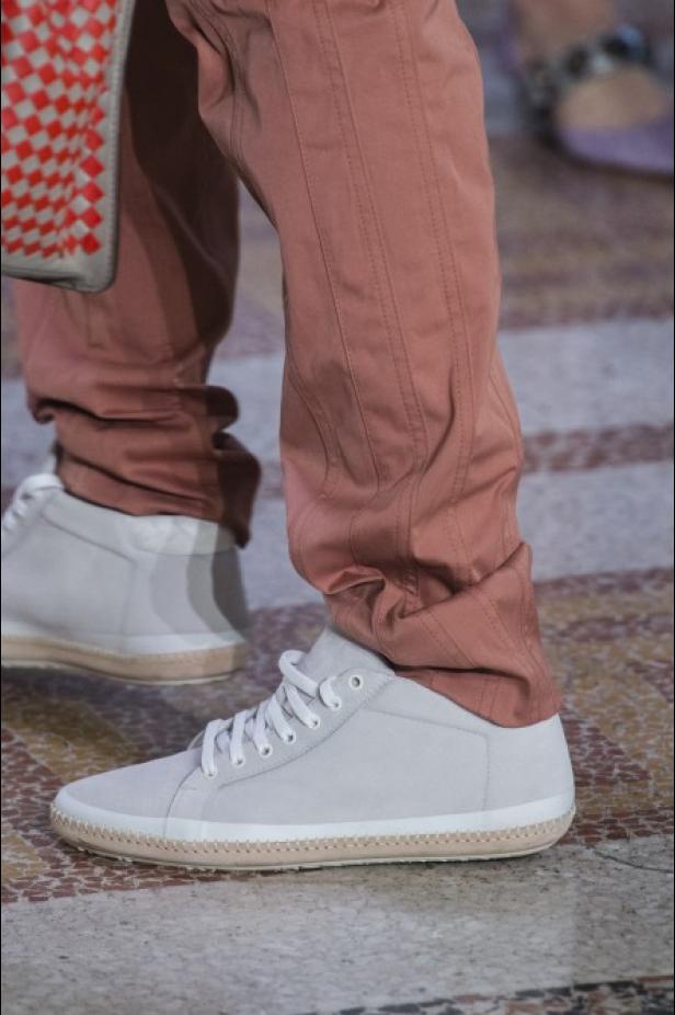 مجموعة “بوتيغا فينيتا” للأزياء لربيع وصيف 2018 !