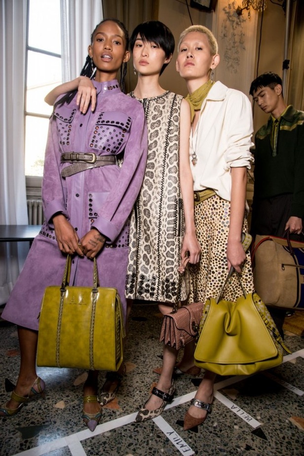 مجموعة “بوتيغا فينيتا” للأزياء لربيع وصيف 2018 !