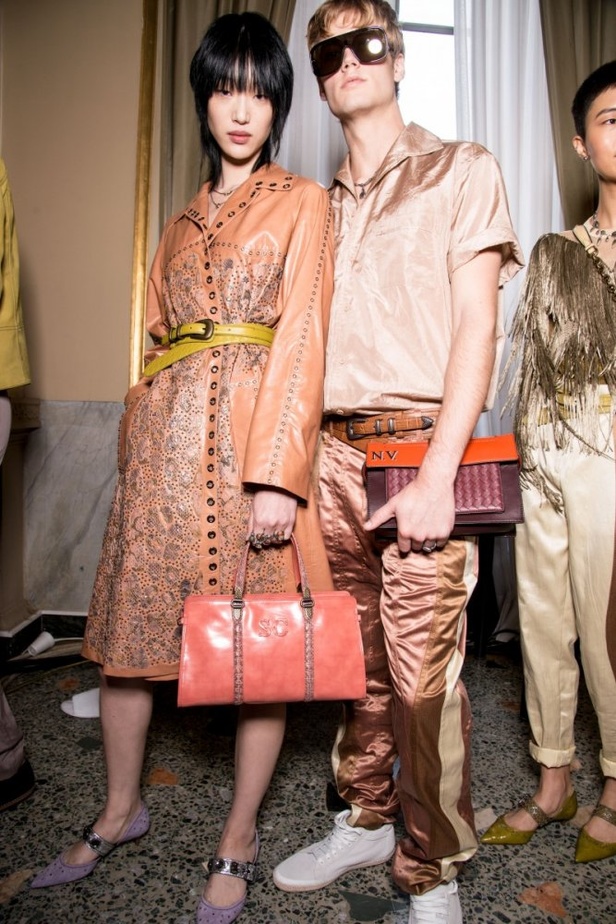 مجموعة “بوتيغا فينيتا” للأزياء لربيع وصيف 2018 !