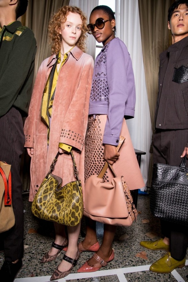 مجموعة “بوتيغا فينيتا” للأزياء لربيع وصيف 2018 !