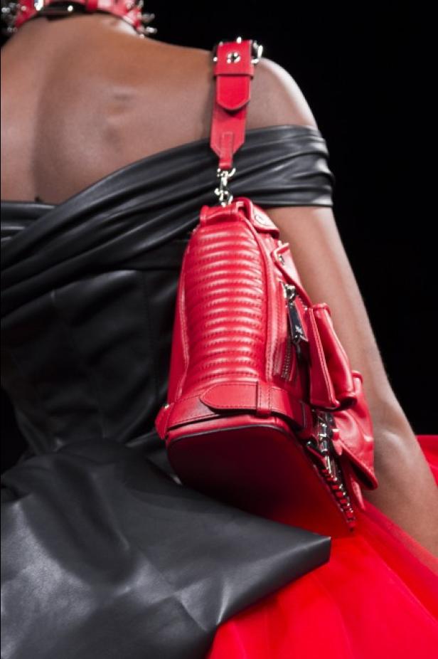 مجموعة Moschino لربيع وصيف 2018