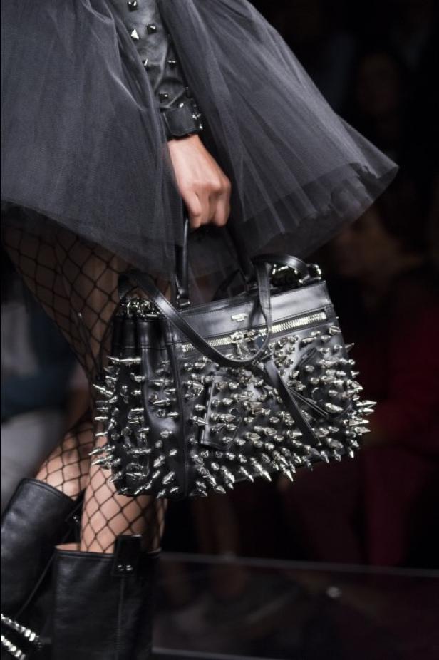 مجموعة Moschino لربيع وصيف 2018