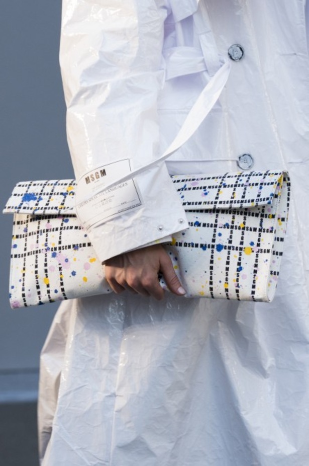 عرض أزياء MSGM لموسمي ربيع وصيف 2018 !