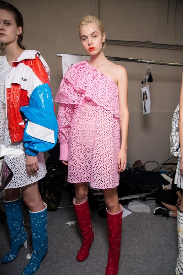 عرض أزياء MSGM لموسمي ربيع وصيف 2018 !