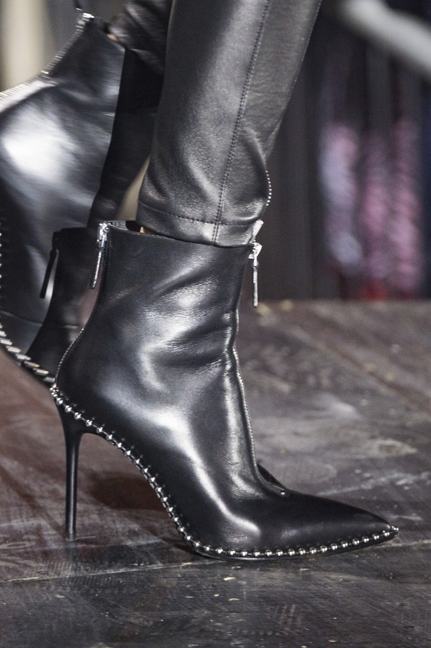 أناقة الأسود مع ألكسندر وانغ لخريف و شتاء 2017