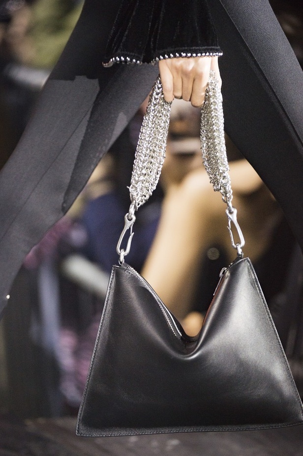 أناقة الأسود مع ألكسندر وانغ لخريف و شتاء 2017