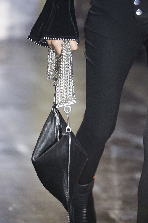 أناقة الأسود مع ألكسندر وانغ لخريف و شتاء 2017