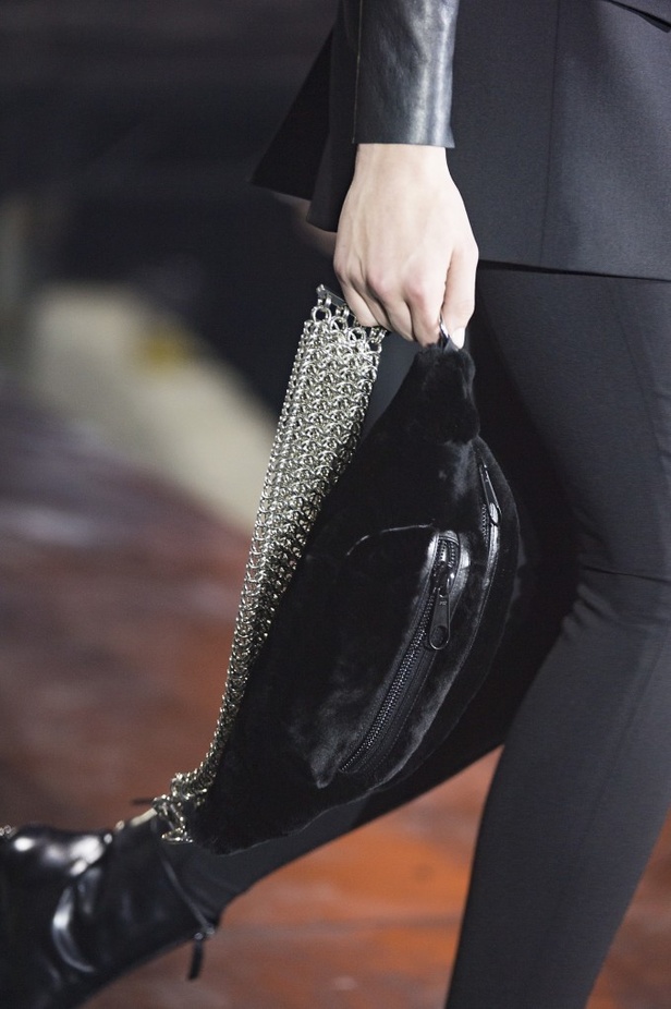 أناقة الأسود مع ألكسندر وانغ لخريف و شتاء 2017