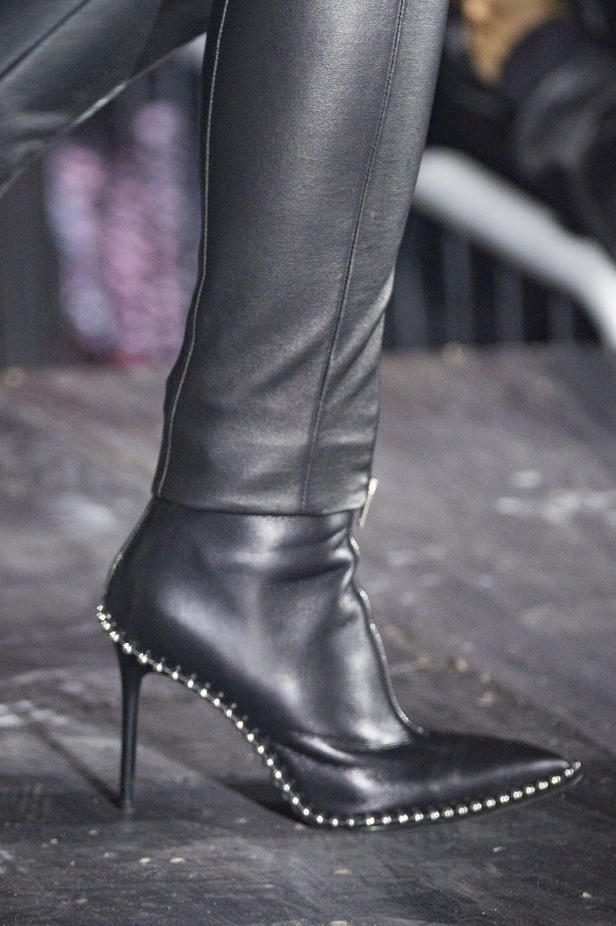 أناقة الأسود مع ألكسندر وانغ لخريف و شتاء 2017