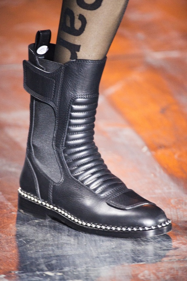 أناقة الأسود مع ألكسندر وانغ لخريف و شتاء 2017