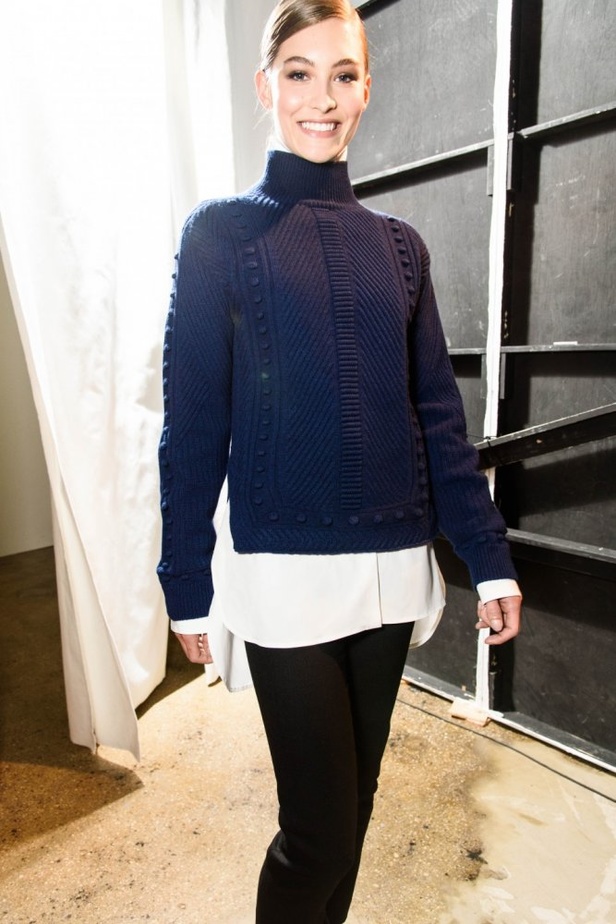 كارولينا هيريرا تقدّم تصاميم كلاسيكية لخريف وشتاء 2017