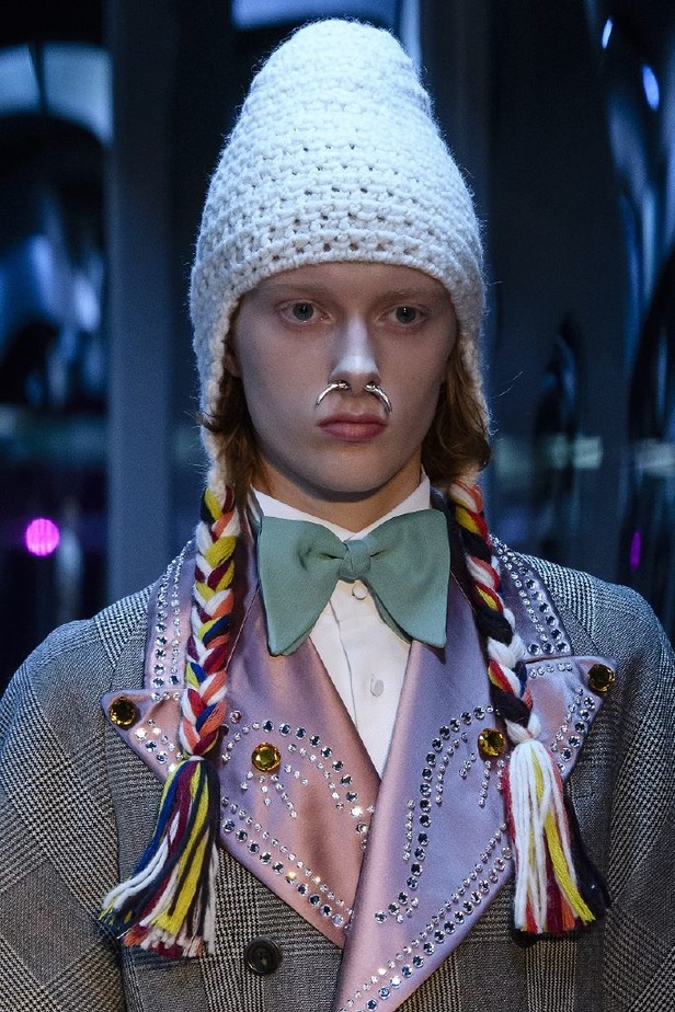 الازياء المشجرة بالوان مبهجة احدث موضة من دار غوتشي في شتاء 2018