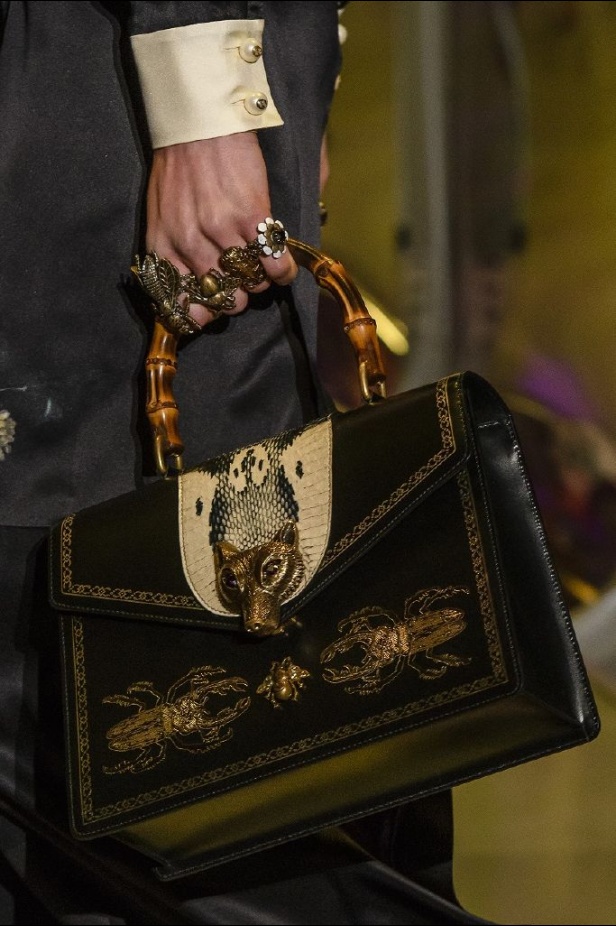 الازياء المشجرة بالوان مبهجة احدث موضة من دار غوتشي في شتاء 2018