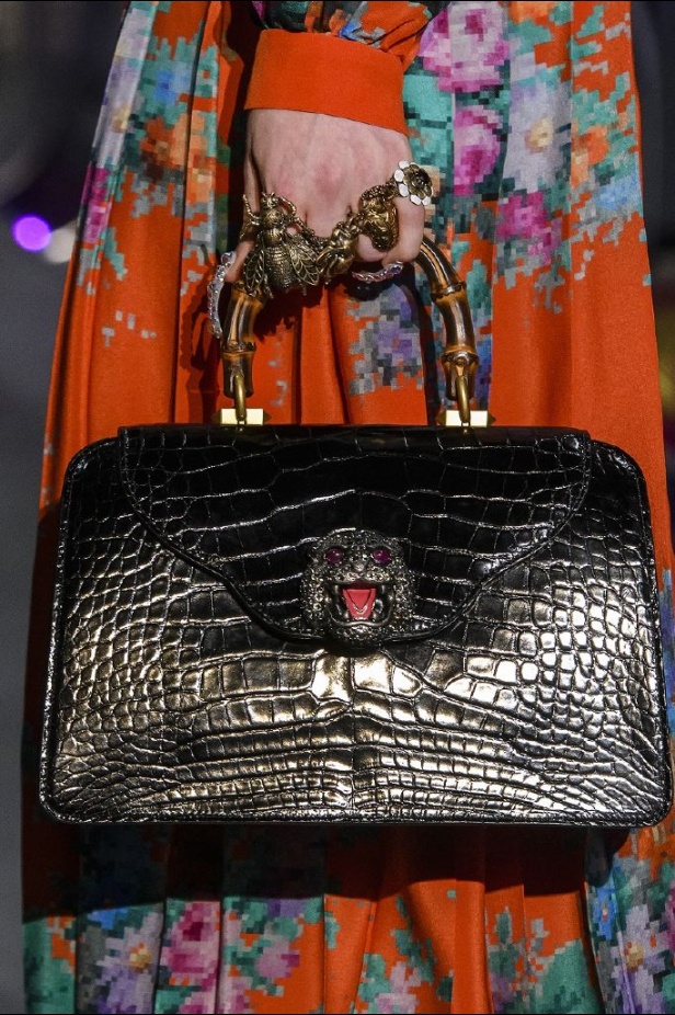 الازياء المشجرة بالوان مبهجة احدث موضة من دار غوتشي في شتاء 2018