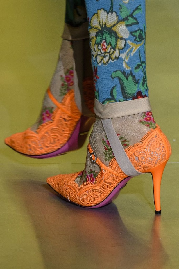 الازياء المشجرة بالوان مبهجة احدث موضة من دار غوتشي في شتاء 2018