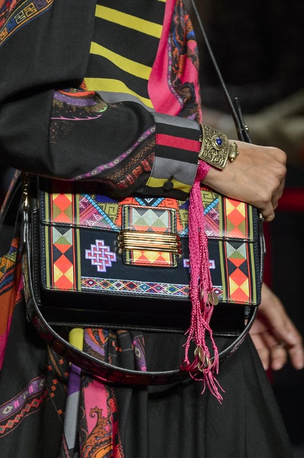 مجموعة متعددة الألوان منEtro  لخريف وشتاء 2017