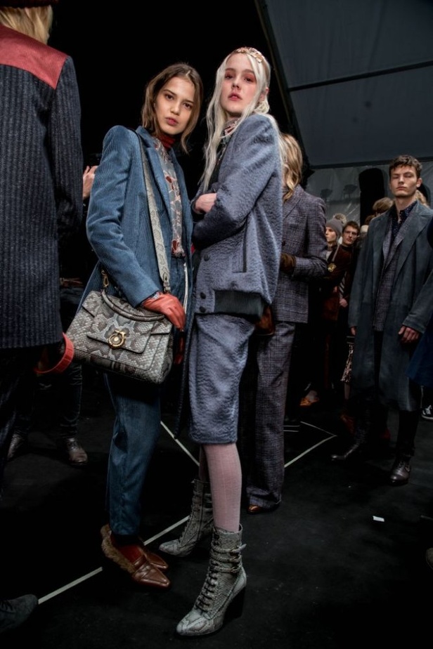 عرض أزياء Trussardi لخريف وشتاء ٢٠١٧!