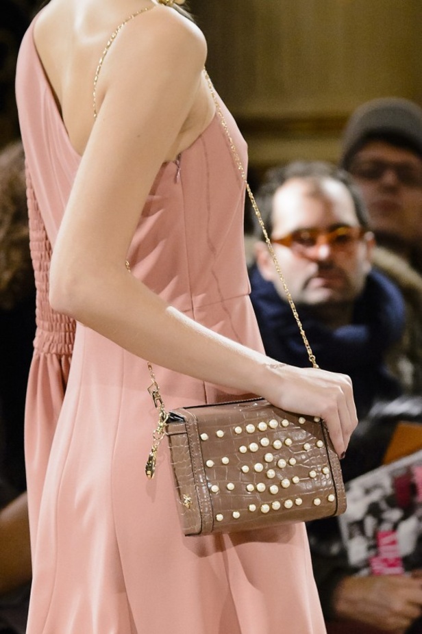 عرض أزياء كريستيان سيريانو لموسم خريف 2017